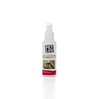 Pet Luv Shampoo Spray to clean the eyes of cats and dogs.